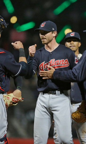 Josh Tomlin's solid outing lifts Indians past Giants 5-3 (Jul 17, 2017)